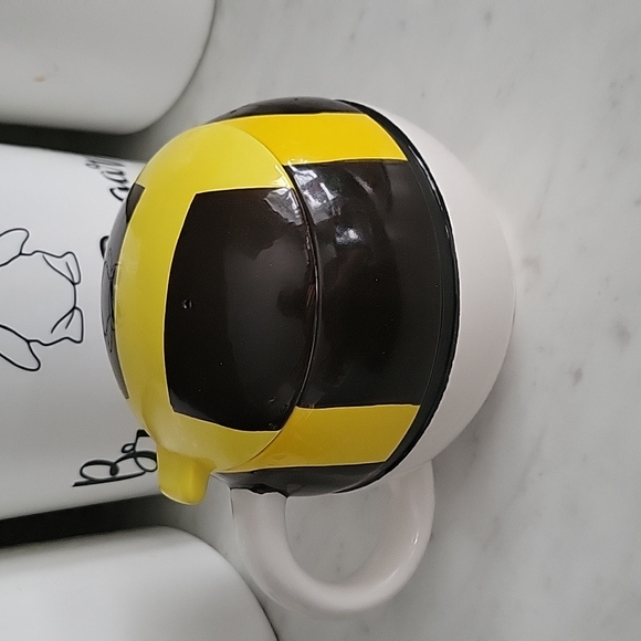 Pokémon Ball Mug - Picture 2 of 4